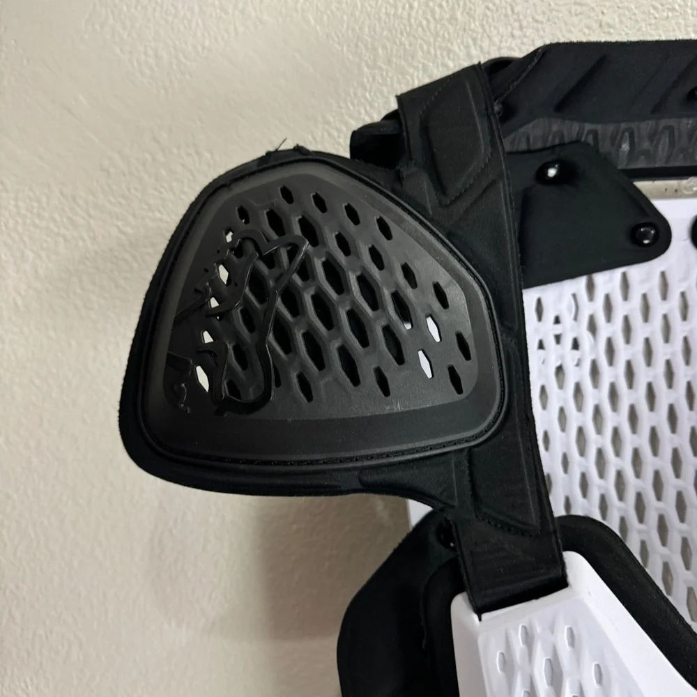 Fox Racing R3 Stone Shield Chest L/XL - Picture 4 of 8